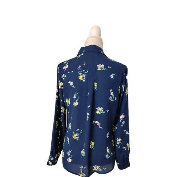 Banana Republic Classic Fit Button Front Floral Blouse Collared Women's Size S - Picture 2 of 5